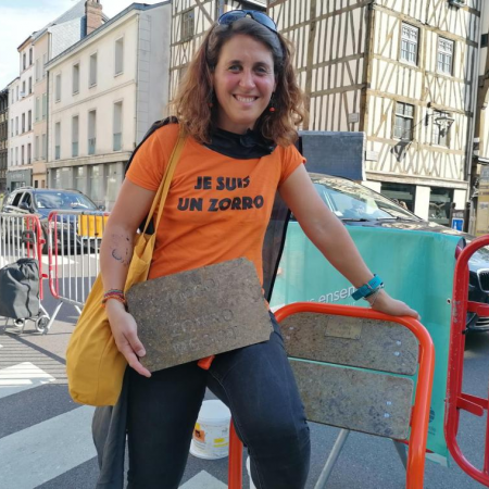 Illustration Des cendriers ludiques déployés dans le centre-ville de Rouen pour rendre les rues plus propres